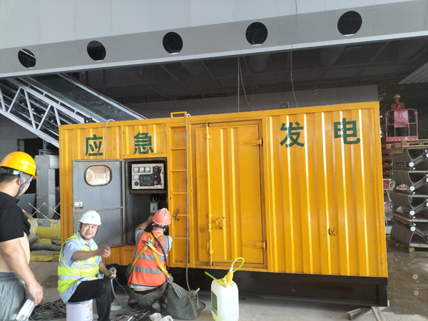 万州怎样判断空气滤清器是否需要更换？